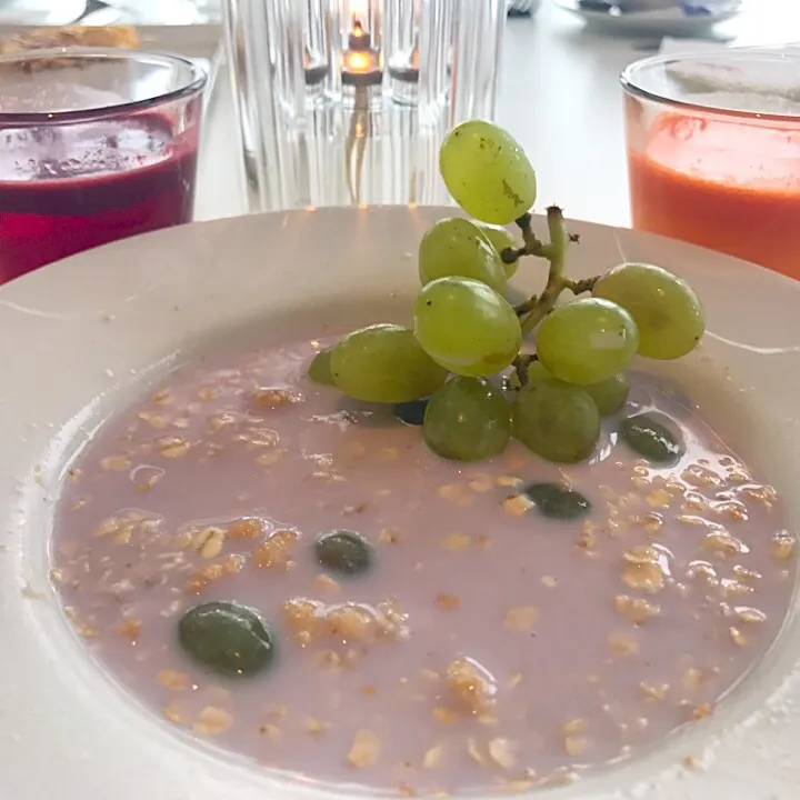 muesli, low fat milk and fruit for breakfast#thonhotelkirkenes #dietrestaurant #dietitianontravel #drcindy #drcmeal #aurorachasing #auroraplace #healthydiet #he|drcmealさん