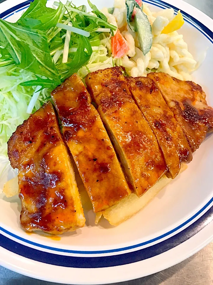 トンテキ|学食おばちゃんさん