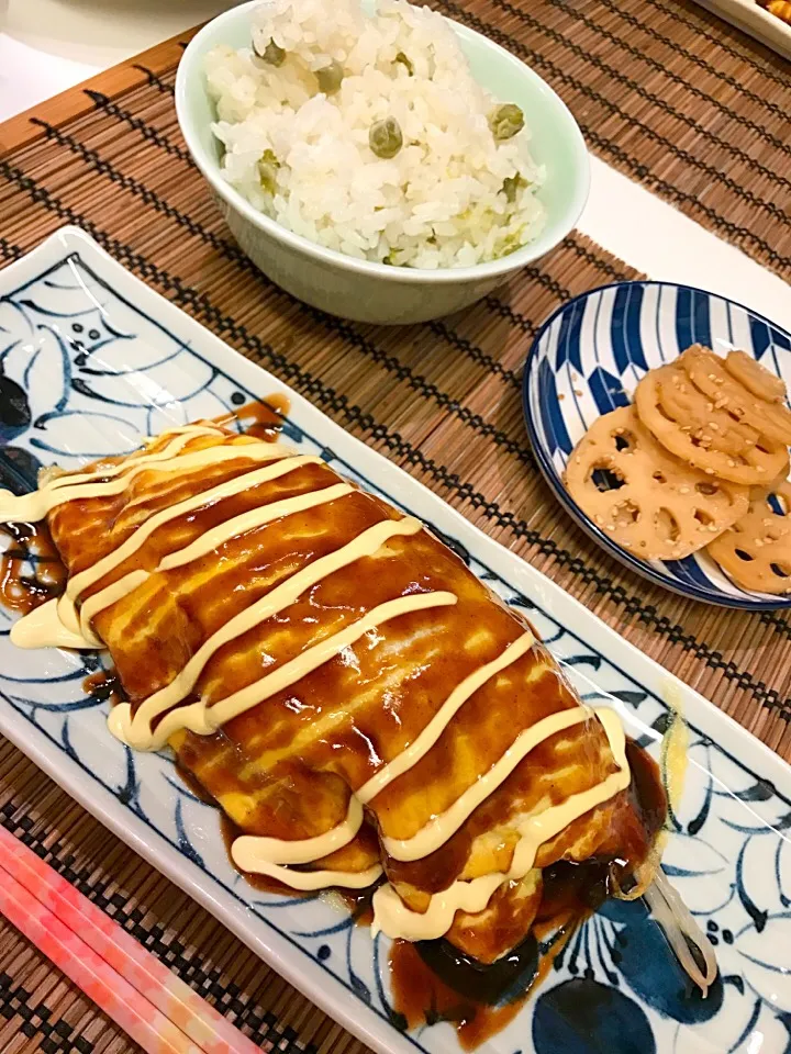 Snapdishの料理写真:本日の夕食
♡もやしのとん平焼き
♡豆ご飯
♡スープとレンコンのきんぴら|Mayumi♡♡♡さん