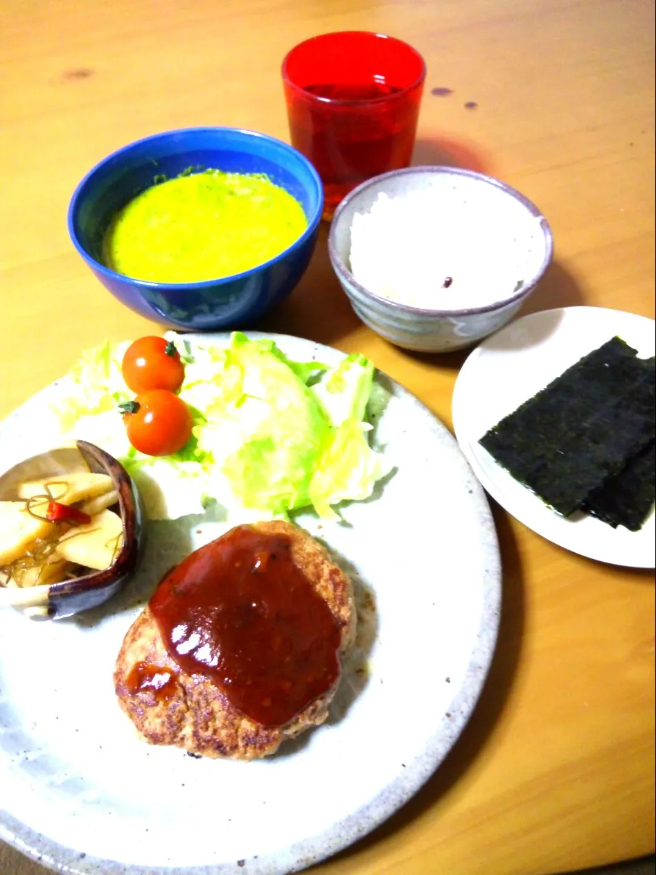 ハンバーグで晩御飯(*˘︶˘*).｡.:*♡|さくたえさん