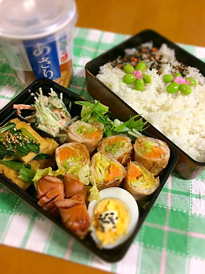 Snapdishの料理写真:息子君弁当🎶
キャベツの肉巻き
ウイン
ゆで卵
水菜サラダ
油揚げと小松菜の甘辛炒め|BooBooさん