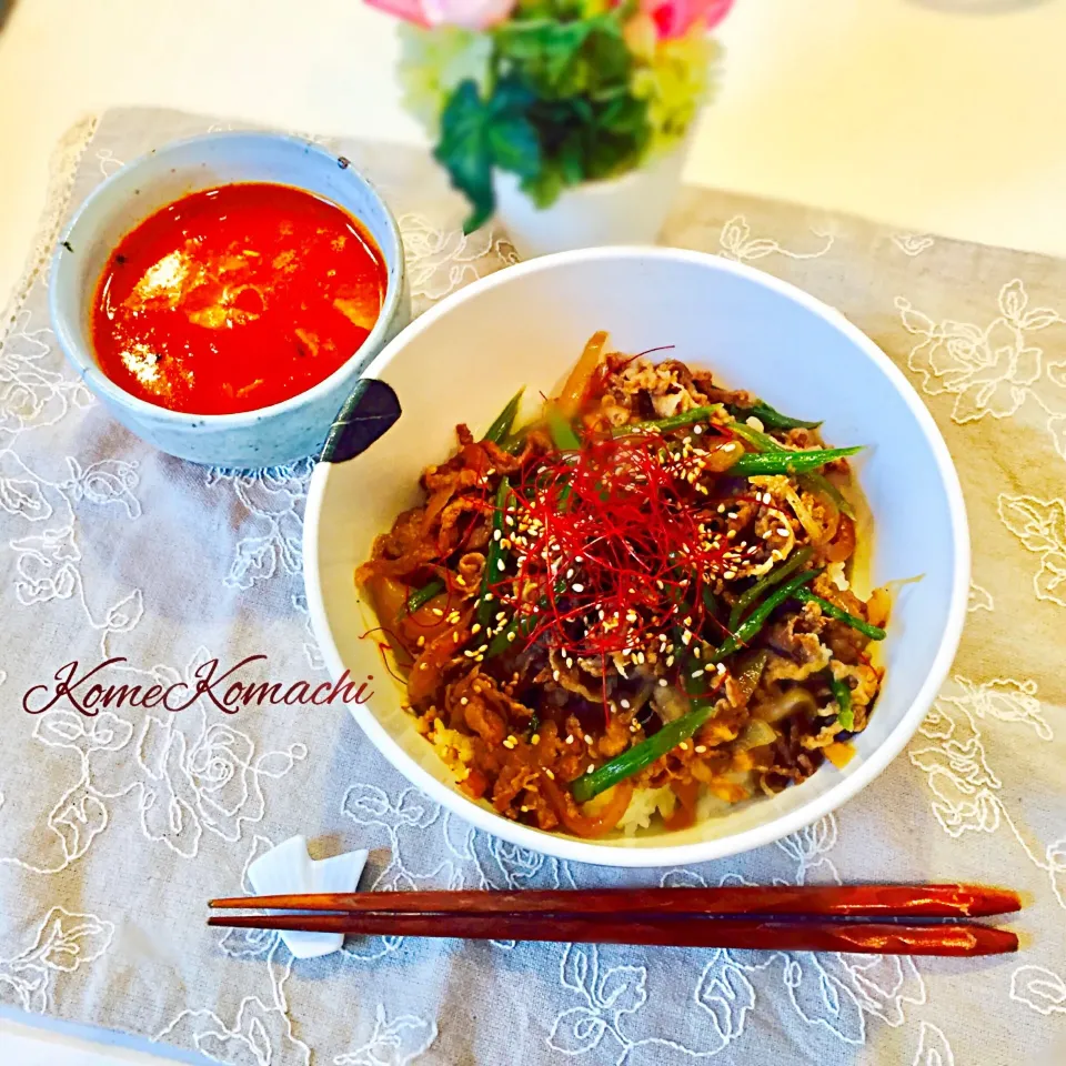 Snapdishの料理写真:☆ボリュームたっぷり‼︎焼肉丼‼︎ 
☆セロリとトマトのスープ|KomeKomachiさん