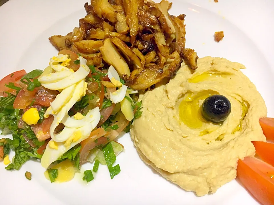 Hummus, lamb doner, Balon ermek|Kitty Leさん