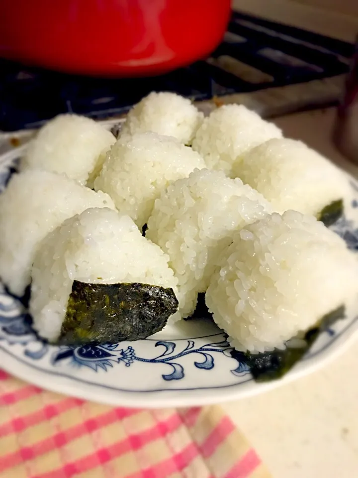 海苔付き塩むすび|ちびろ菌さん