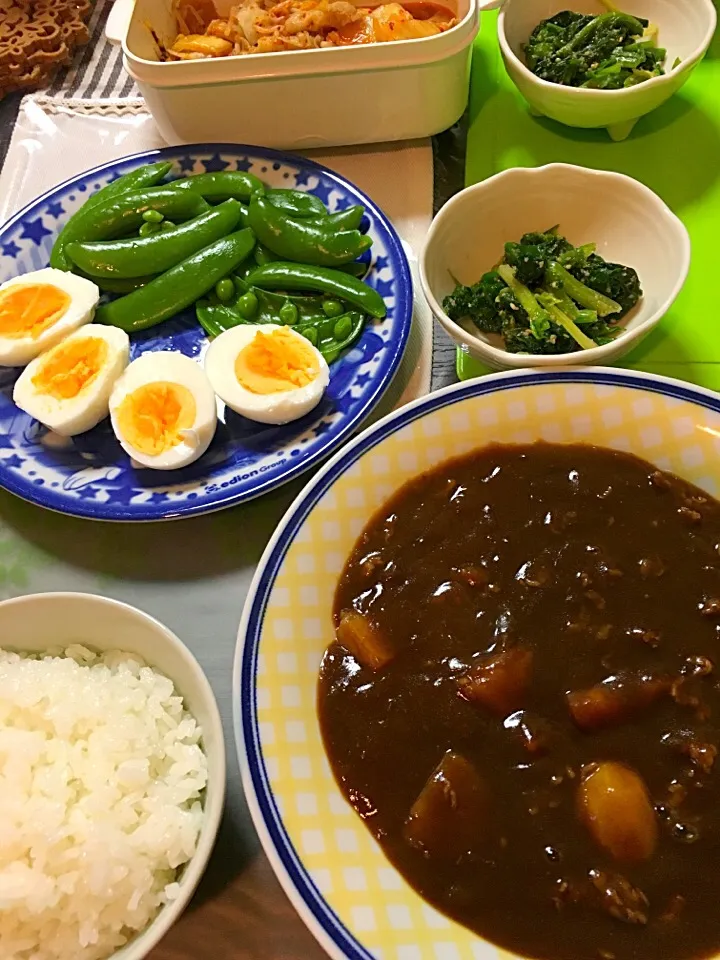 ビーフシチュー、ほうれん草の胡麻和え、スナップエンドウとゆで卵サラダ|ライムさん