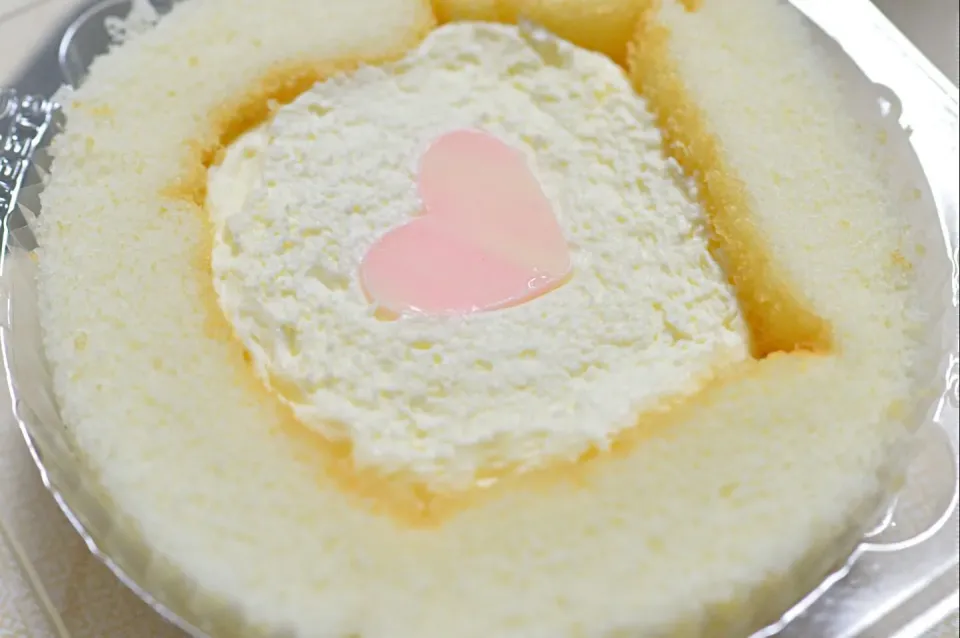 ローソンのプレミアムロールケーキ(*´ω｀*)|深夜特急fさん