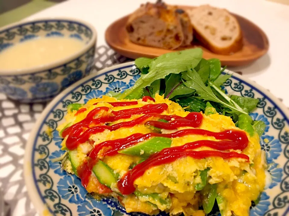 カゴメトマトケチャップさんの料理 アスパラとチーズのオムレツトースト|ゆきさん