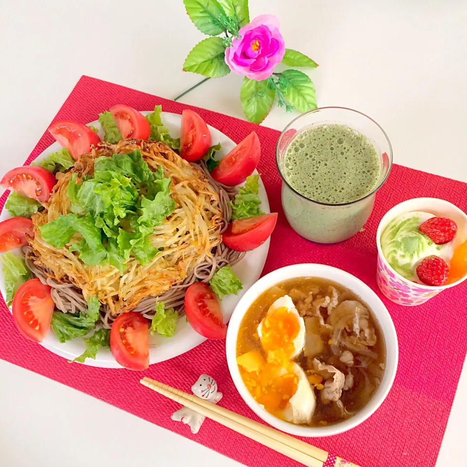 幸せ朝ごはん出来たよ〜〜( ◠‿◠ )
蕎麦サラダ風🥗
もやしのジャンボかき揚げ(^.^)
シャキシャキもやし旨旨🎵💖
甘酒スムージー&カップケーキ付き💕|はみちゃんさん