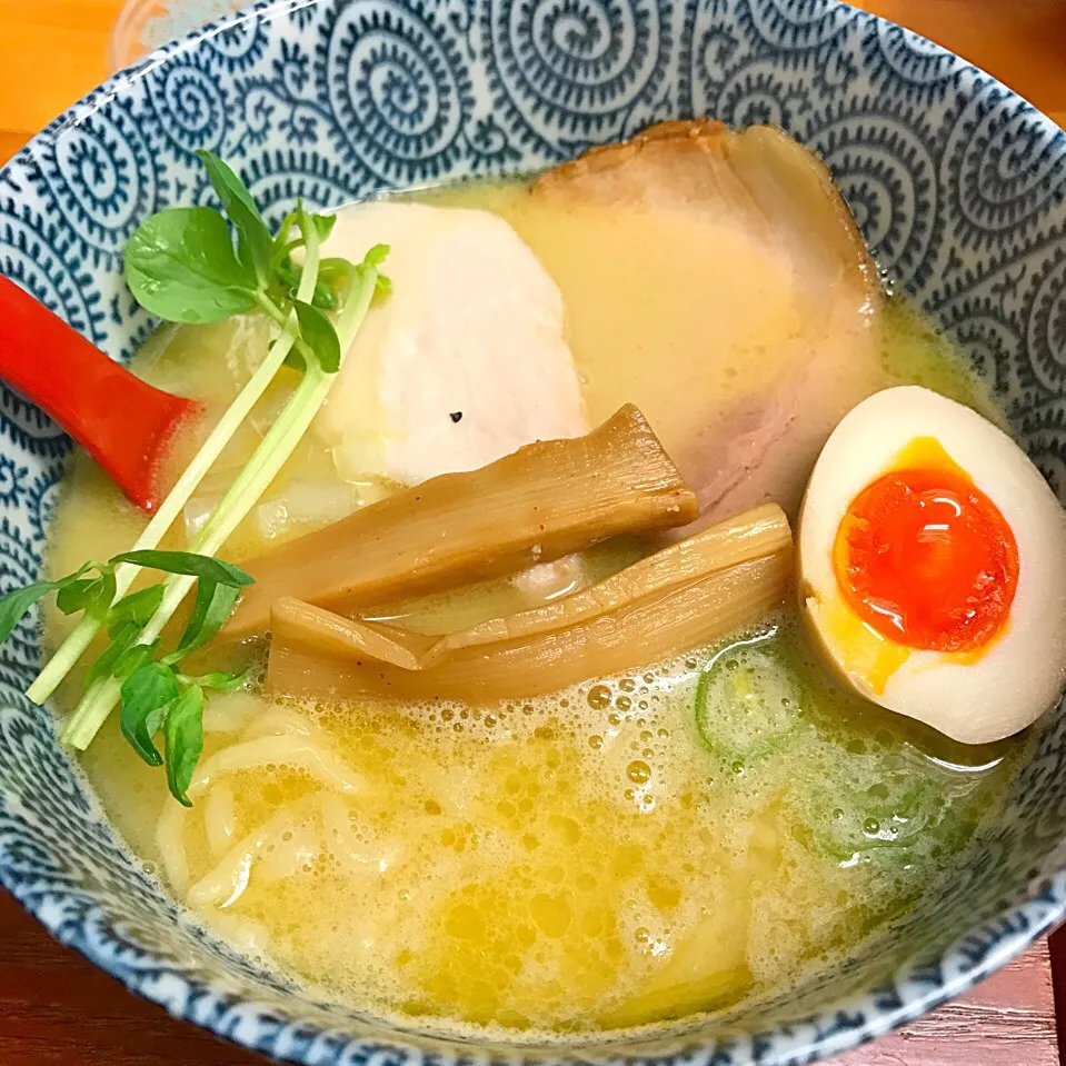 Snapdishの料理写真:鶏白湯塩ハーフ(◍•ڡ•◍)❤|いつみさん