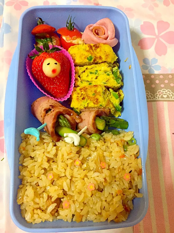 Snapdishの料理写真:息子から彼女へ

💖愛カノ弁当💖|Kii mamaさん