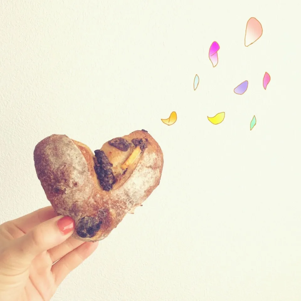 Snapdishの料理写真:Bread with chocolate, orange and lavender...💐💜|leeさん