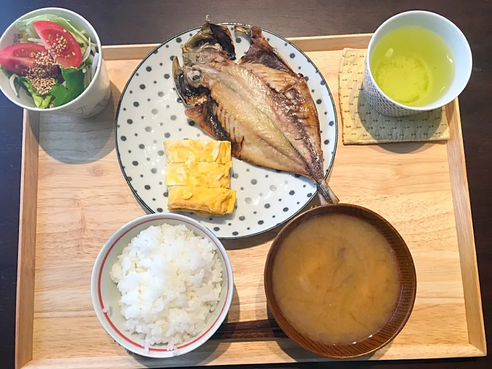 朝ごはん
鯵の開き定食|モトミさん