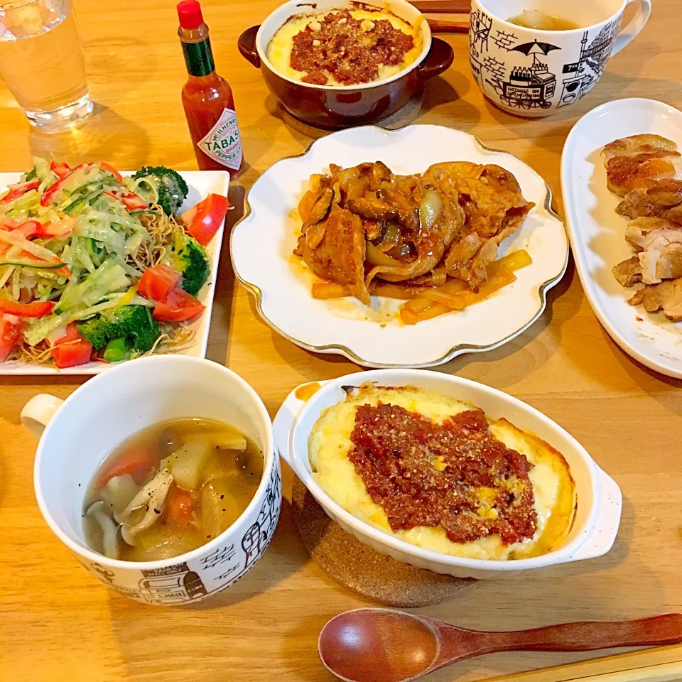 Snapdishの料理写真:夜ごはん #ポークチャップ#ドリア#パリパリサラダ#コンソメ野菜スープ#鶏肉のグリル #|kasumiさん