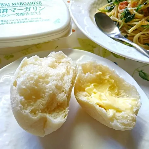 「小岩井 マーガリン【ヘルシー芳醇仕立て】」を使ってみたSnapdishの料理・レシピ写真:焼き立てハイジの白パン😋💓