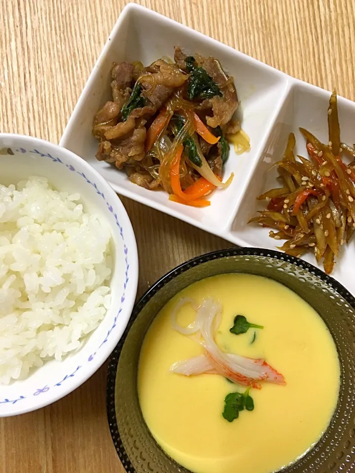 プルコギ春雨、きんぴら牛蒡、茶碗蒸し、ご飯。

#ムスメ弁当|mossan＠OSAKAさん