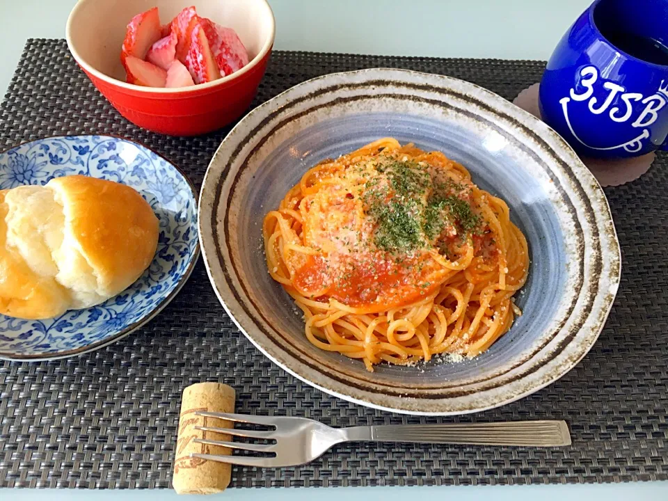 今日のブランチはオマールエビのトマトソースパスタ😋💓|らいとさん