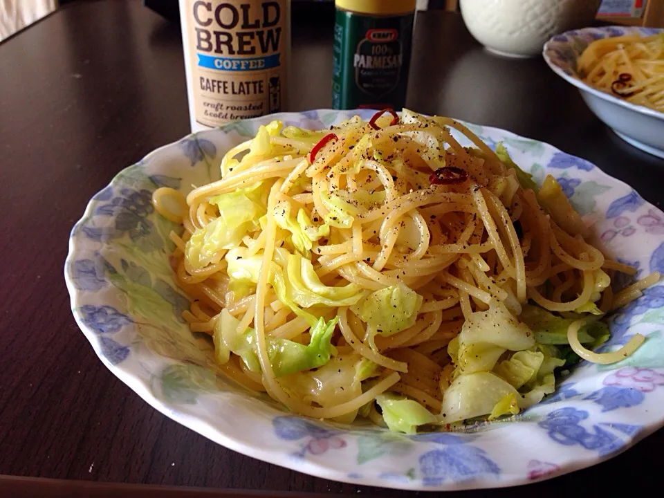 キャベツオンリースパゲティ
ツナ缶あると思ってたのよ〜😵|こんこんさん