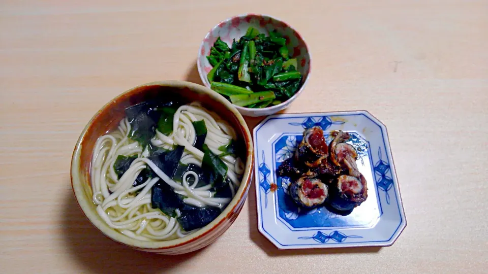 ３月２日　わかめうどん　小松菜のおひたし　鰯の梅ロール焼き|いもこ。さん