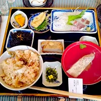 Snapdishの料理写真:鯛めし|あつこさん