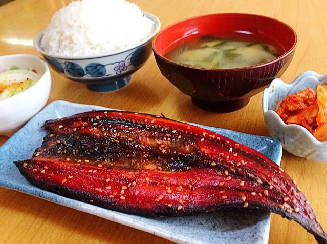 日本むかし話風🍚秋刀魚みりん干し定食 ふつーの朝めし|ガク魁‼︎男飯さん