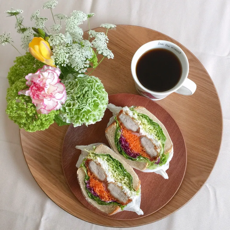 ソースヒレかつ&パストラミポークハム.カッテージチーズ入りamoサンド❤︎|Makinsさん