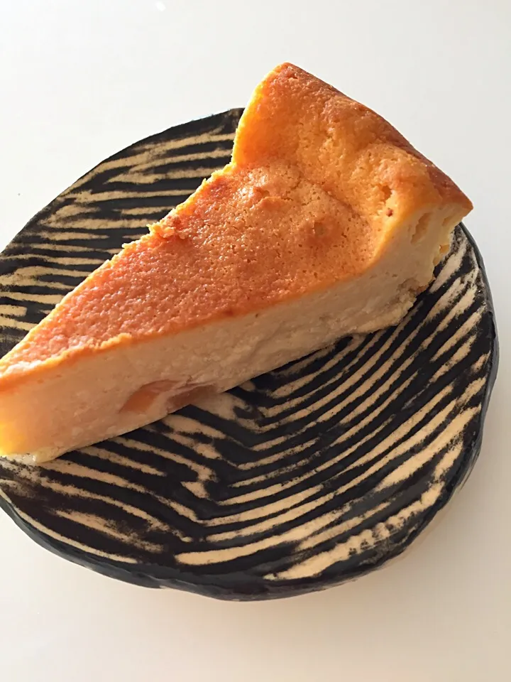 Snapdishの料理写真:煮リンゴを敷きつめたチーズケーキ✨|りこでりこさん