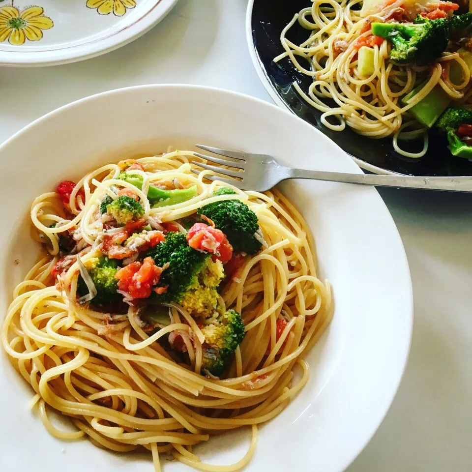 ブロッコリーとトマト🍅のスパゲッティ😋|ヲルカさん