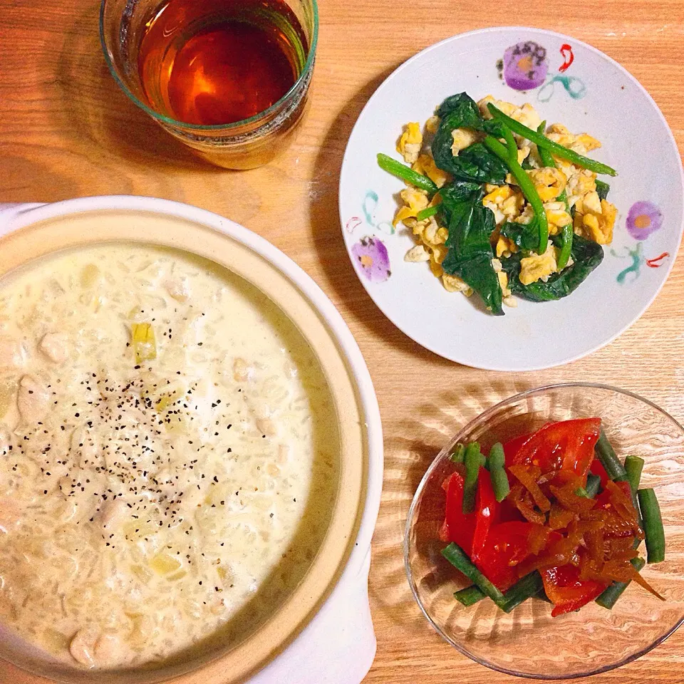 鶏肉玉ねぎしめじのチーズリゾット／ほうれん草の卵炒め／生姜の味噌漬けサラダ|mogwaiさん