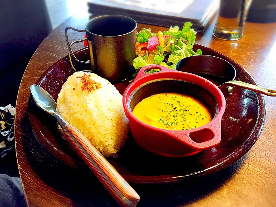 Snapdishの料理写真:オムライスプレート@おふろcafé BIVOUAK♨️|マニラ男さん