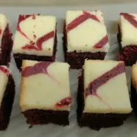 Snapdishの料理写真:Red velvet brownies cheese|elinaelleさん