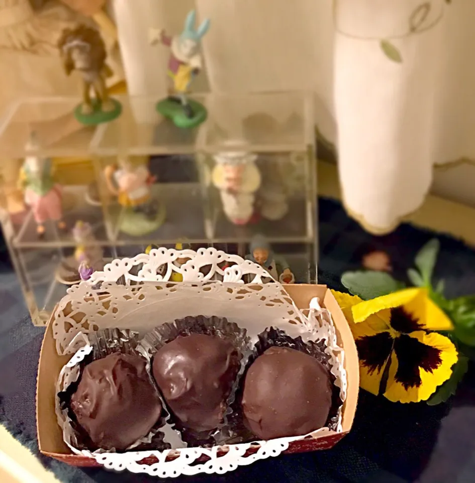 友達手作り
ラムボールを頂きました🍫|シュトママさん