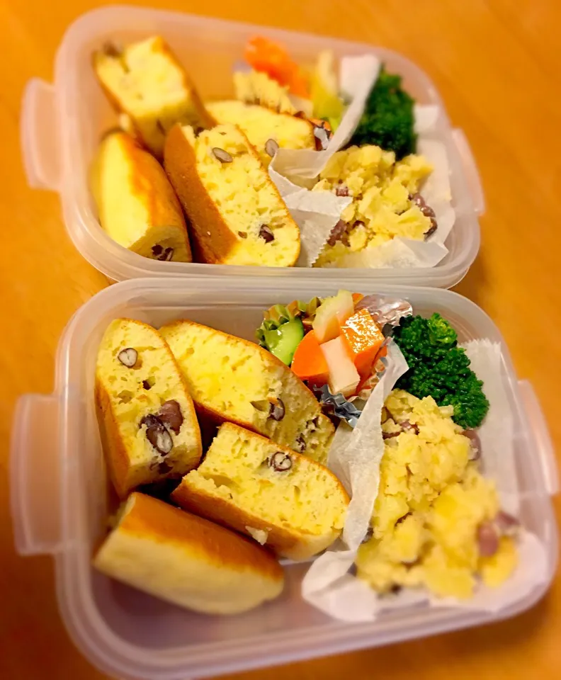 小豆入りパンケーキと
小豆入りポテトサラダ弁当。|きょうこさん