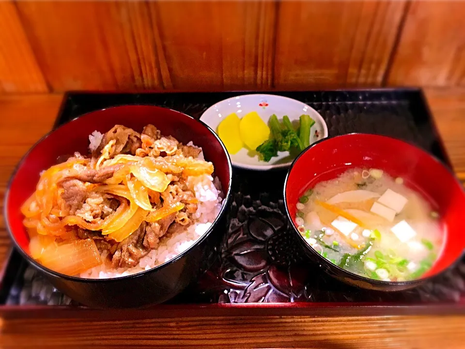 Snapdishの料理写真:一新の牛丼3/11|ち〜おんさん