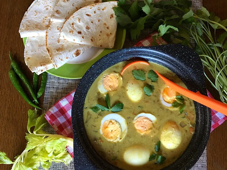 ✨EGG CURRY with coconut milk,creamy & yummy 😋 ...たまごカレー,ココナッツミルク入り...まろやか美味しい✨トルティーヤでいただきます〜🌯|🌺Sanntina🌺さん