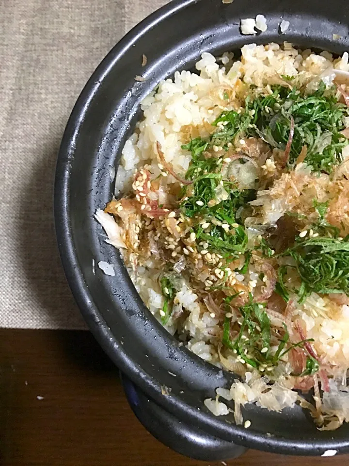 鯵の干物と梅と枝豆と薬味たっぷりの土鍋混ぜご飯|☆Chai☆さん