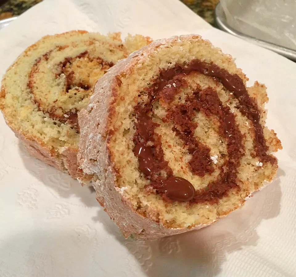 Nutella Swiss Roll 😋|Alma's Home Kitchenさん