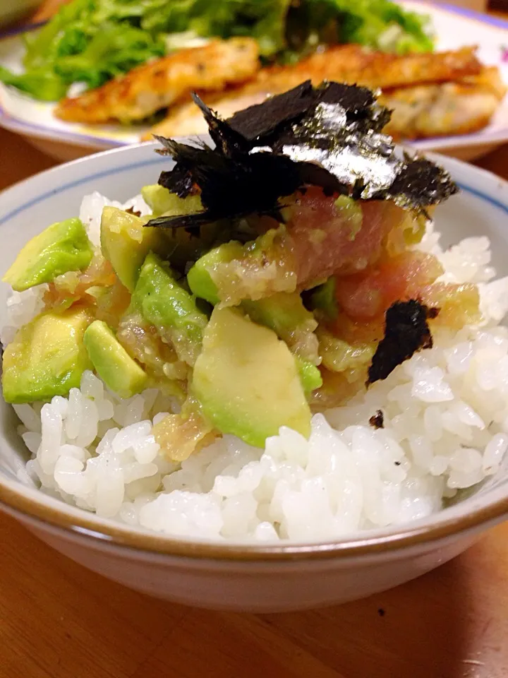 ３月１３日
🥑アボカドとマグロのすき身で
アヒポキ風|Yu Yu mamaさん