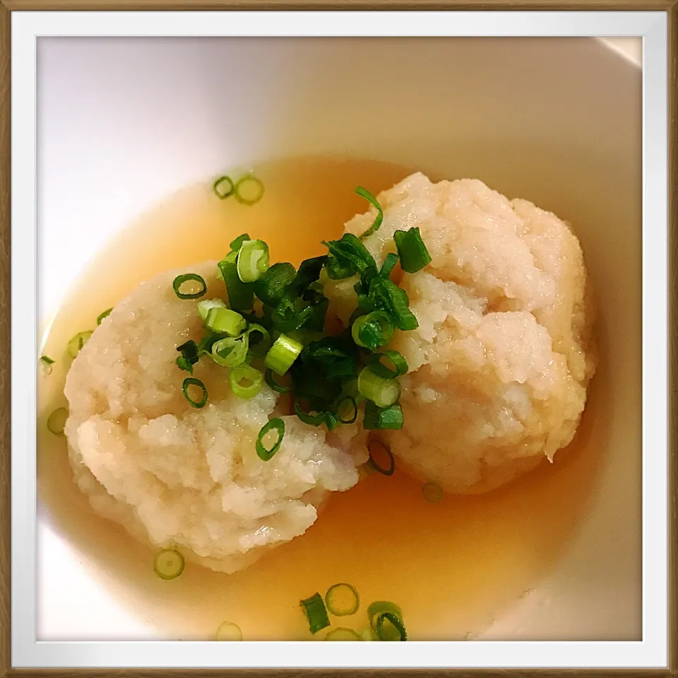 タラのすり身を出汁だけで煮てみました〜Simmered Cod Paste in broth|toyamadaさん