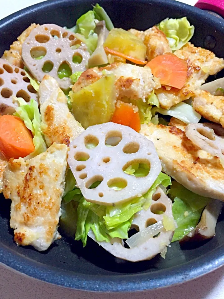 Snapdishの料理写真:✨春野菜とムネ肉の 蒸し焼き✨✨|クッキーさん