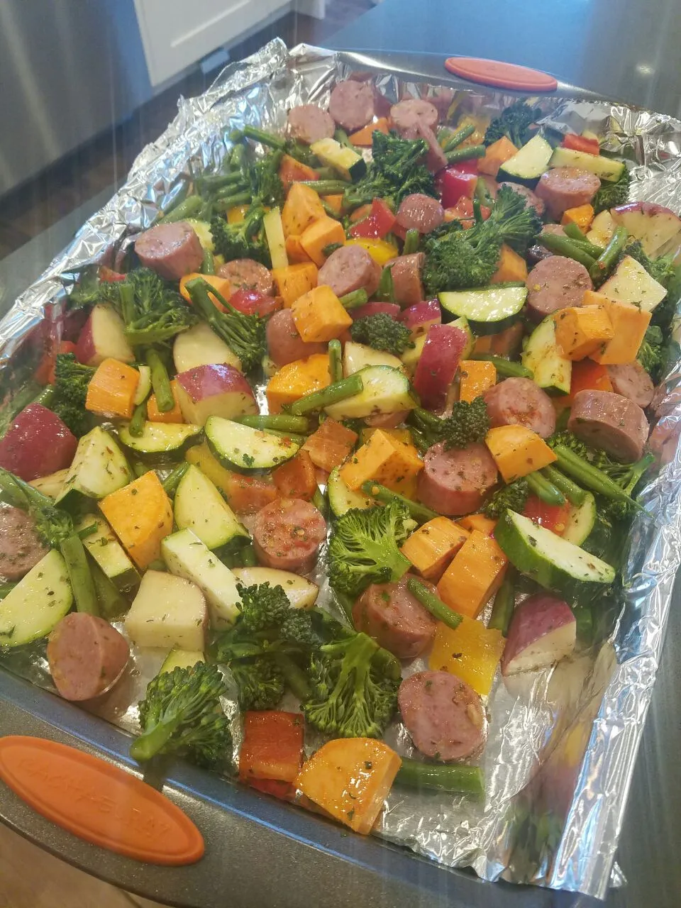 #whole30 chicken sausage sweet potato veggie bake|Erin Walker Grayさん