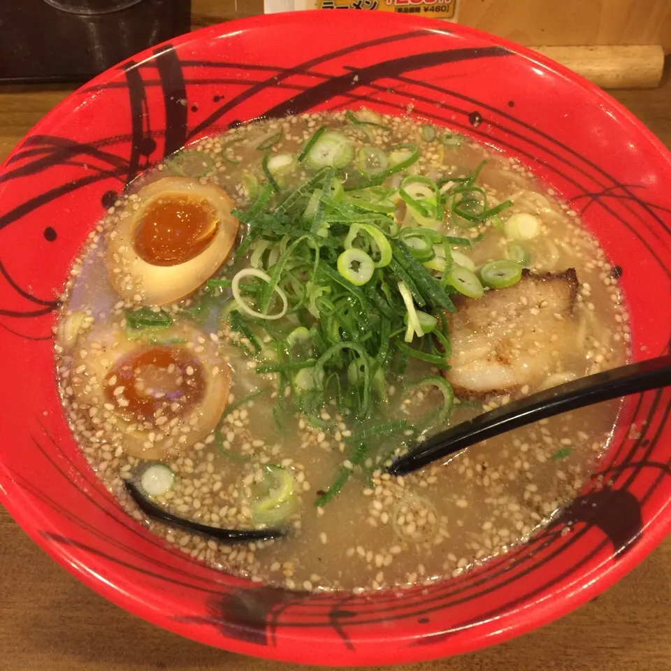 Snapdishの料理写真:げんこつラーメン 煮卵|愛ペガさん