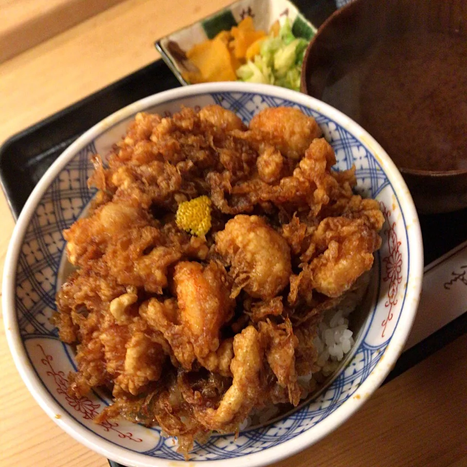 Snapdishの料理写真:かき揚げ丼＋味噌汁(赤だし)@天茂(赤坂)|塩豚骨さん