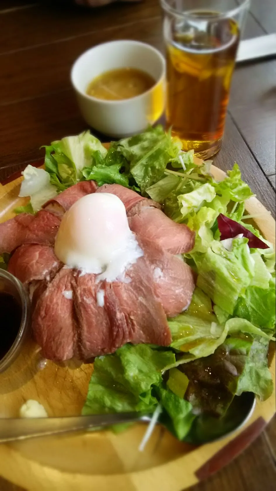 東口ミート酒場てランチ。ローストビーフ丼🍴|ちはるさん