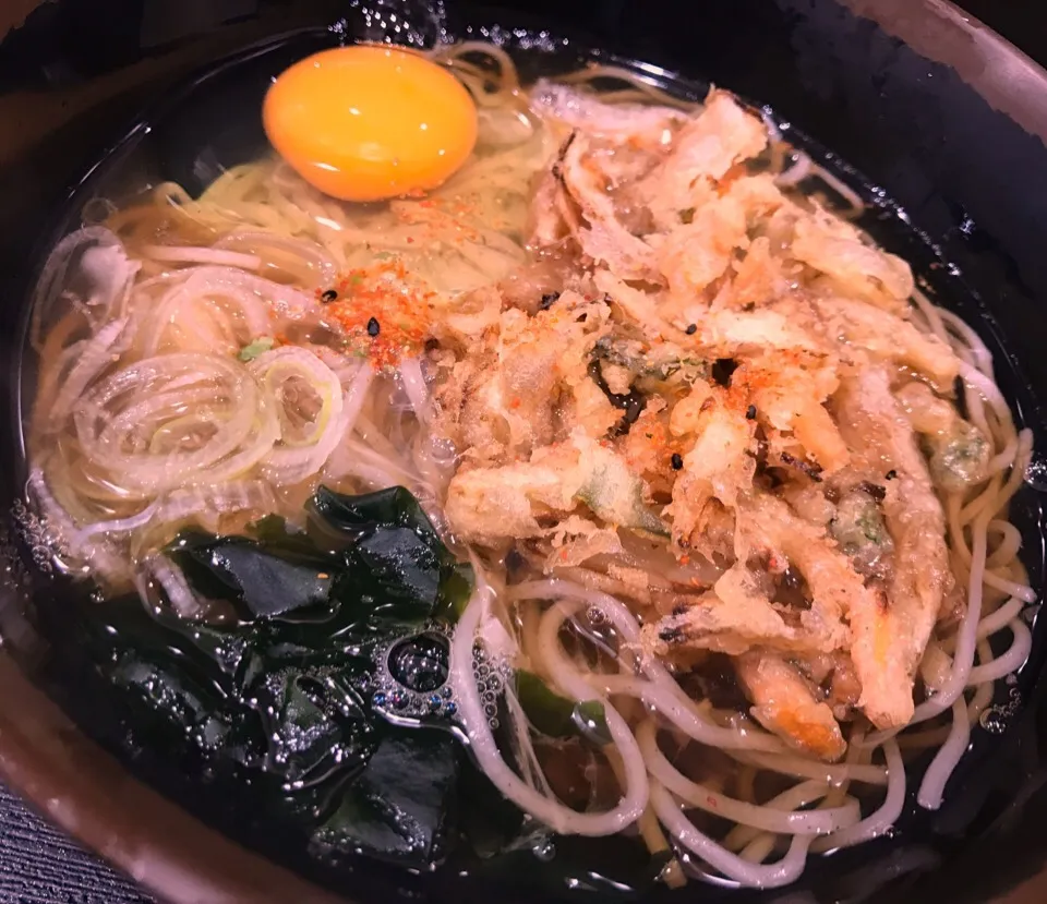 今日はあっさり蕎麦スタート。近所にええ立ち食いがあってありがたい。|たけうちさん