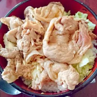 レンジで、冷凍された豚肉消費する豚肉丼|きんまるさん