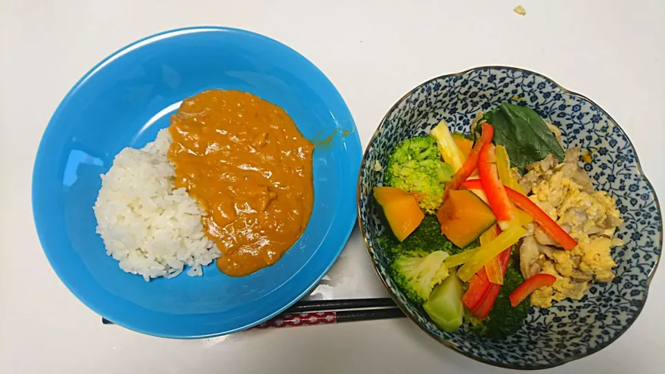 Snapdishの料理写真:3/15(水)夕飯
・バターチキンカレー
・ブロッコリー、カボチャ
・ほうれん草のキノコ卵乗せ

 #筋肉メシ#筋トレ#低糖質#低脂質高タンパク|Maaaさん