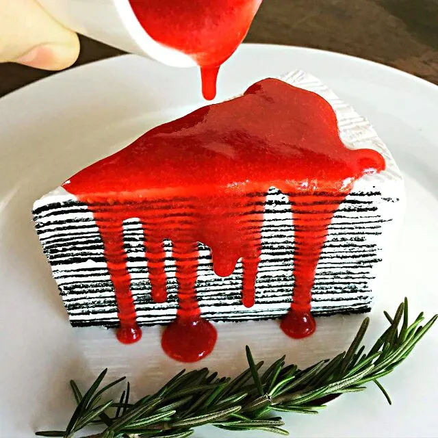 crepe charcoal cake|CHUENCHAIさん