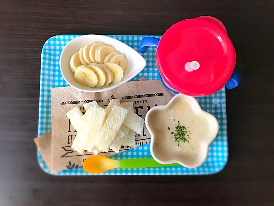 Snapdishの料理写真:3/16❁息子離乳食①DAY72
コーンスープ(コーンスープ大さじ4、ささみ、玉ねぎ各小さじ2)
食パン🍞はんぶん
バナナ🍌1本
アクアライト60ml|つんさん