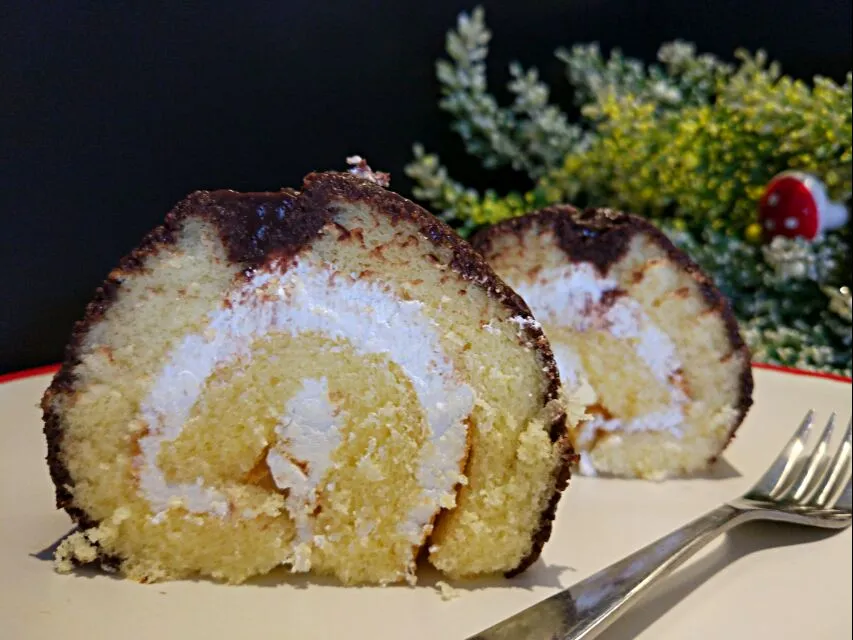 Thermomix swiss roll, buttercream with chocolate ganache|Ee Shanさん