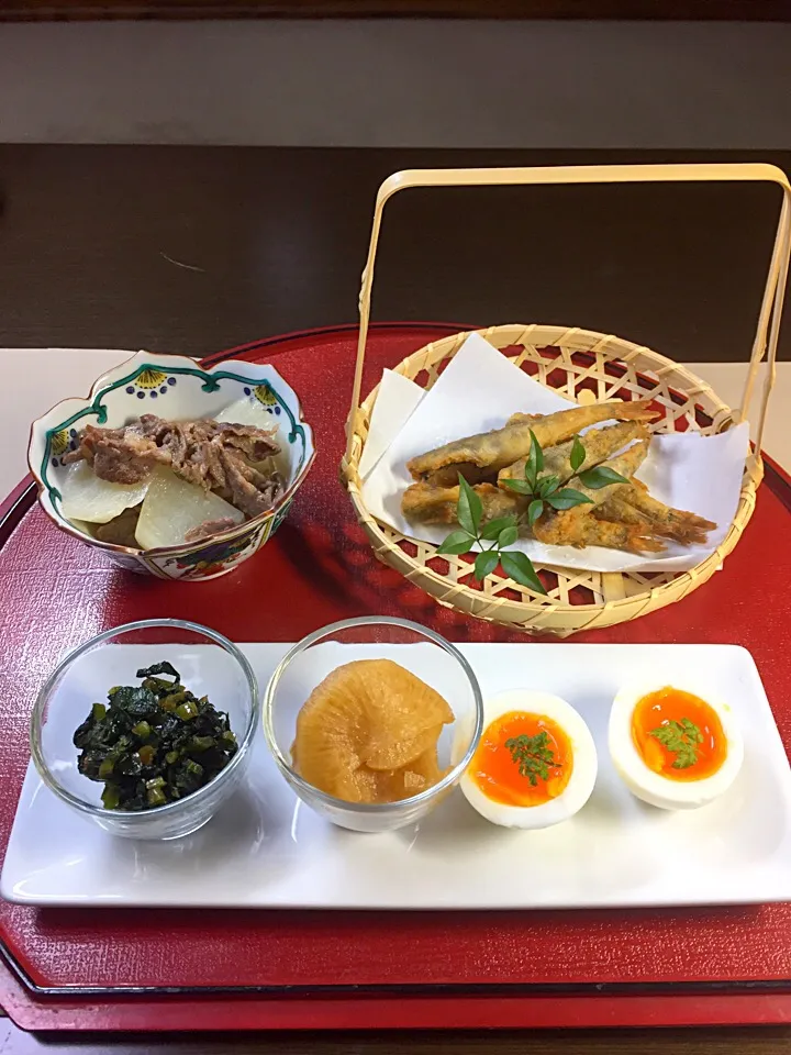 Snapdishの料理写真:和食 メヒカリ唐揚げ 大根と牛肉の煮物|shokohanさん